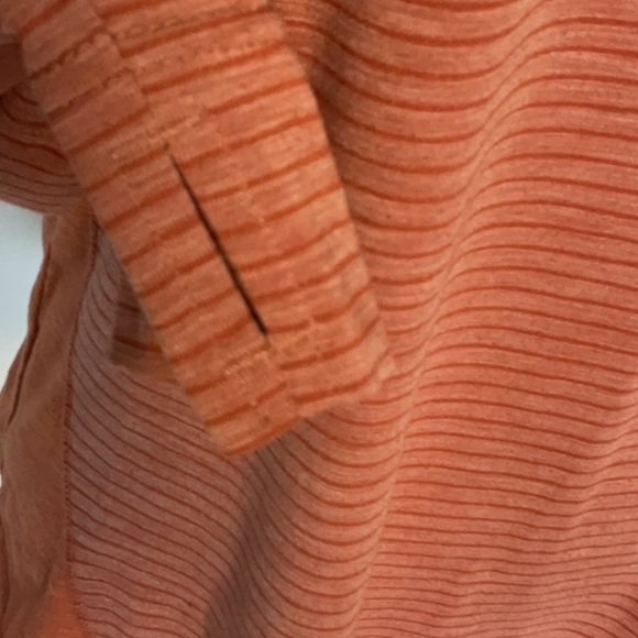 Kuhl hooded shirt w/thumb holes size M - Picture 4 of 7